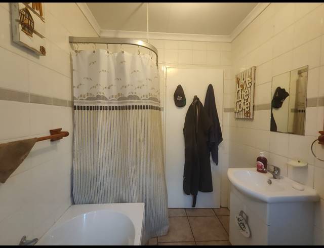 3 BEDROOM RETIREMENT UNIT TO LET IN UNITAS PARK